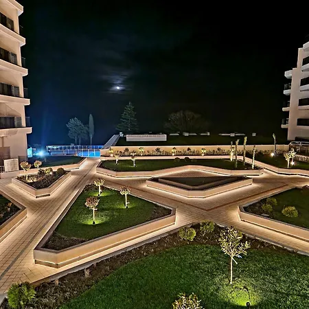 Sea View -10 Min To Beach -Weekend Spa Access -Garage Incl شقة