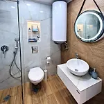 Апартамент Sea View -10 Min To - Pool -garage Incl *