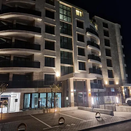 Sea Line Apartment *