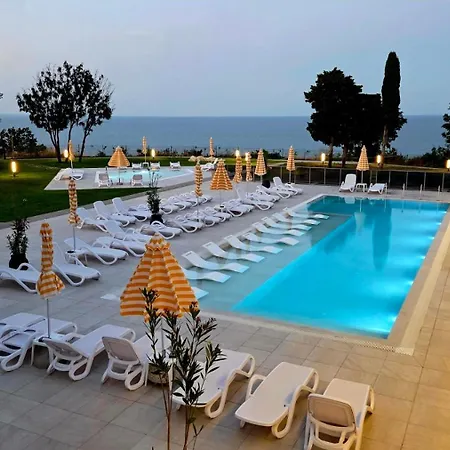 Апартамент Sea View -10 Min To - Pool -garage Incl Варна