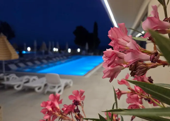 Sea View -10 Min To -weekend Access -garage Incl アパート